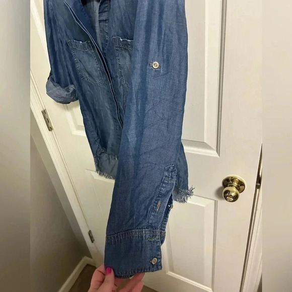 Anthropologie cloth & stone Chambray Distressed Raw Hem Button Shirt S - Picture 7 of 9